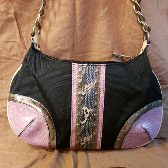 Emilie M Purse - Picture 2 of 8